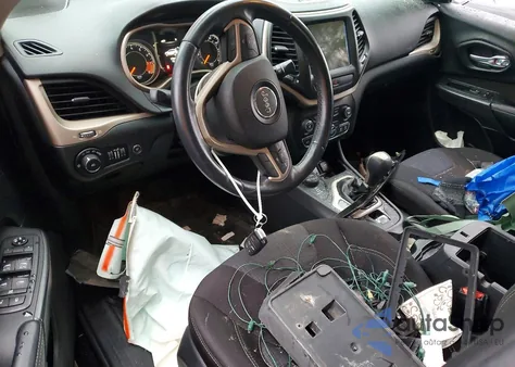 2015 Jeep Cherokee Latitude z USA, uszkodzony, nr VIN 1C4PJMCS5FW789302